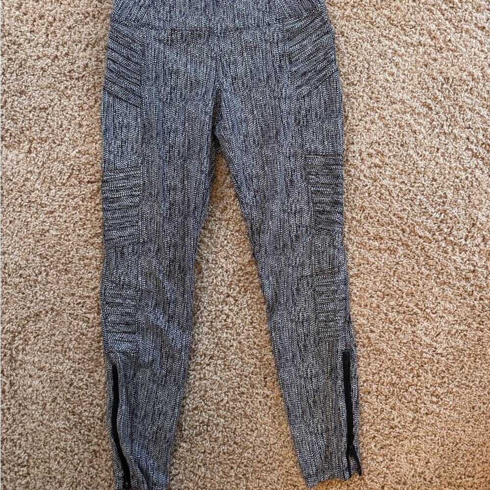 Athleta Delaney Mototight legging size Small